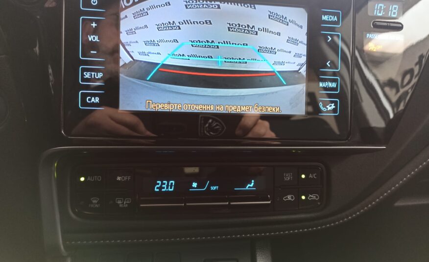 TOYOTA AURIS 1.8 VVT-I HYBRID BUSINESS 136 5P