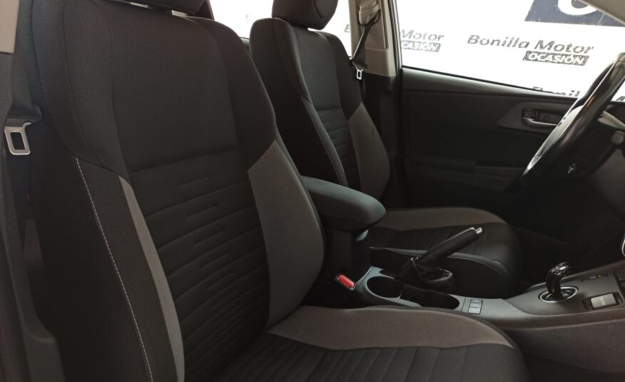 TOYOTA AURIS 1.8 VVT-I HYBRID BUSINESS 136 5P