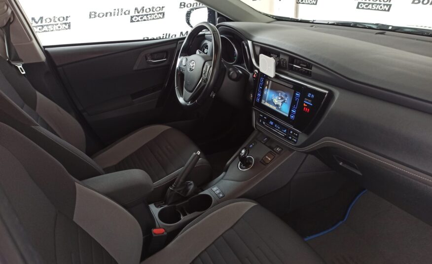 TOYOTA AURIS 1.8 VVT-I HYBRID BUSINESS 136 5P