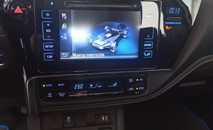TOYOTA AURIS 1.8 VVT-I HYBRID BUSINESS 136 5P