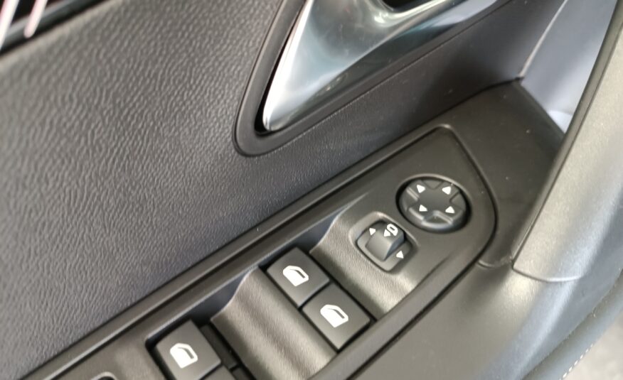 PEUGEOT 2008 1.2 PURETECH 100 S&S ALLURE 100 5P